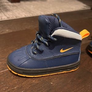 Nike snow/rain shoes